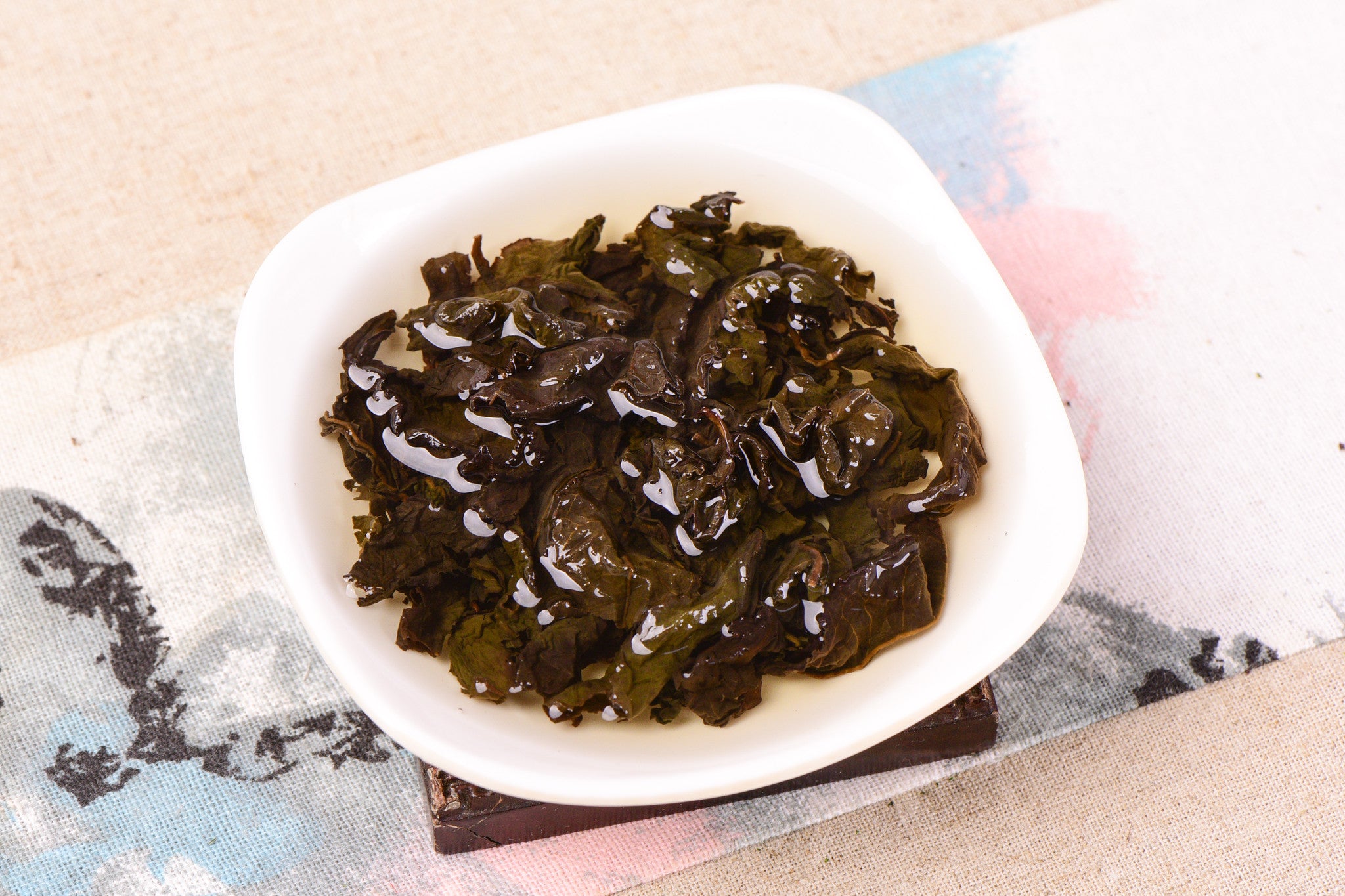 Charcoal Roasted Gan De Village Tie Guan Yin Oolong Tea of Anxi Yunnan ...
