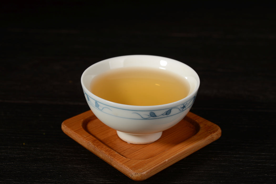 2019 Yunnan Sourcing "Xiang Chun Lin" Yi Wu Old Arbor Raw Pu-erh Tea Cake