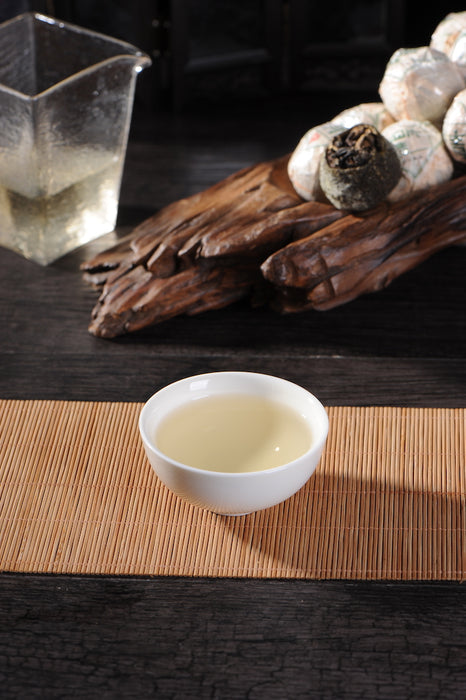 Fuding Shou Mei White Tea in King Orange