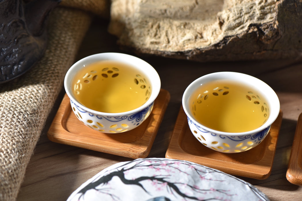 2018 Yunnan Sourcing "Yi Shan Mo" Yi Wu Old Arbor Raw Pu-erh Tea Cake
