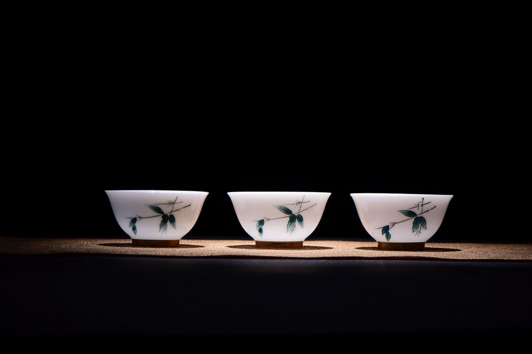 White Porcelain Blue Bamboo Hand-Painted Gaiwan and Tea Cups — Yunnan  Sourcing Tea Shop