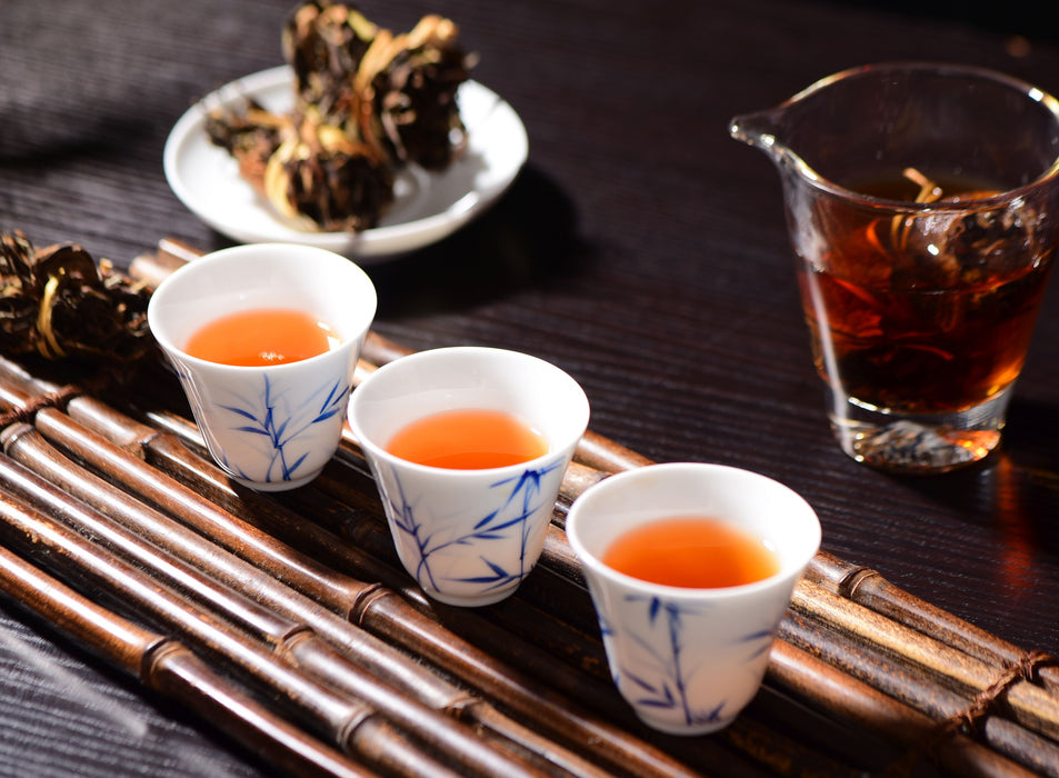 Fuding "Three Treasure" White Tea in Tangerine with Rice Stalk