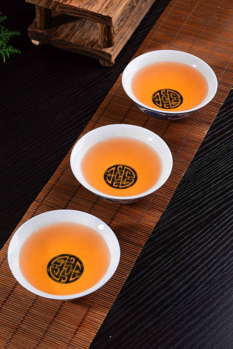 2015 Yi Pin Xuan "Ye Fang Shou Mei" Fuding White Tea Cake