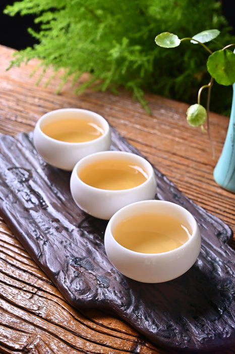 2021 Yunnan Sourcing "He Xie" Raw Pu-erh Tea Cake