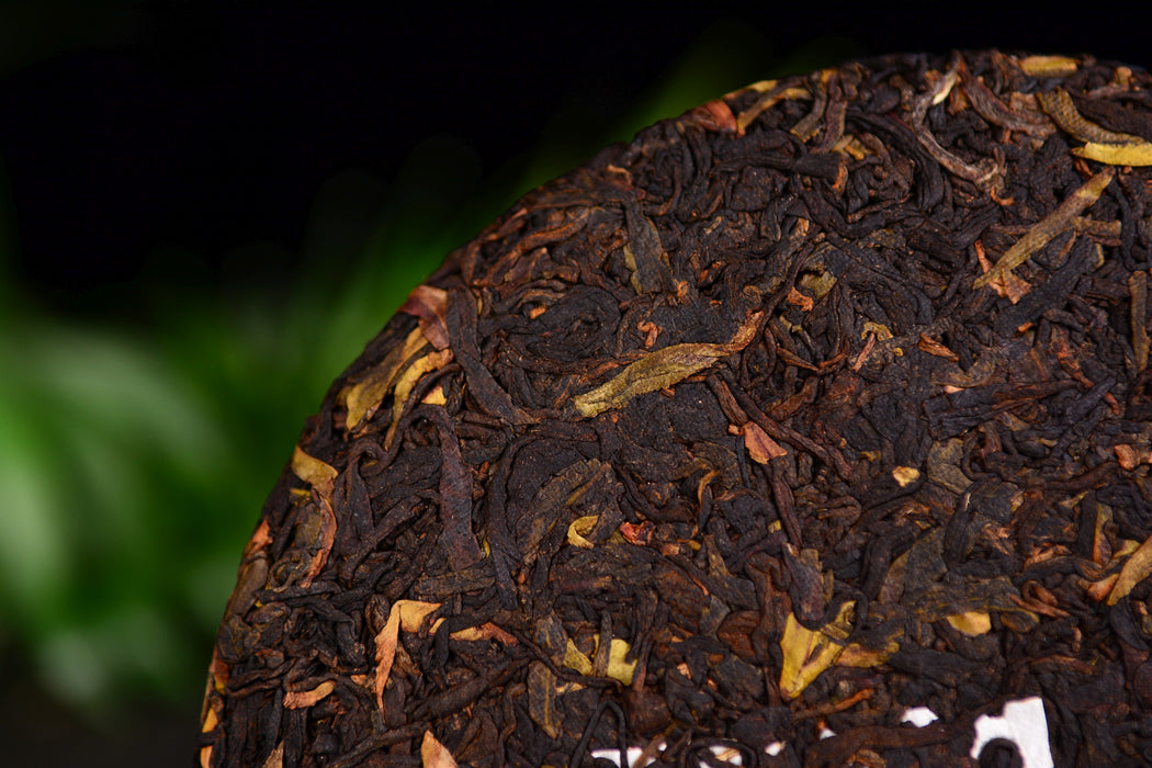 2019 Yunnan Sourcing "Ebullient" Ripe-Raw Blend Pu-erh Tea Cake