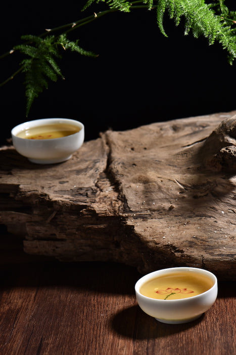 2017 Yunnan Sourcing "Autumn Huang Shan Gu Shu" Old Arbor Raw Pu-erh Tea Cake