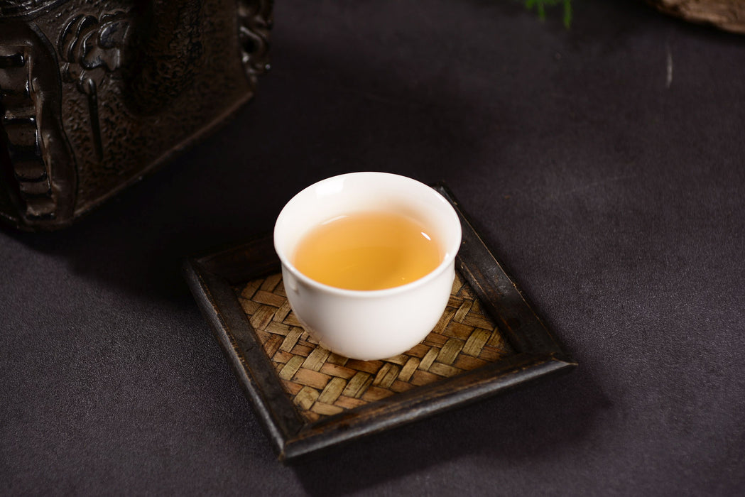 2020 Yunnan Sourcing "Jue Se" Raw Pu-erh Tea Cake