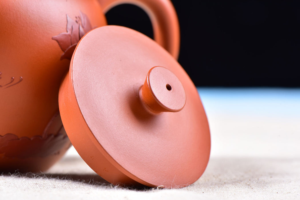 Qing Shui Ni "Lotus Zhu Ren Zhu" Yixing Clay Teapot * 240ml