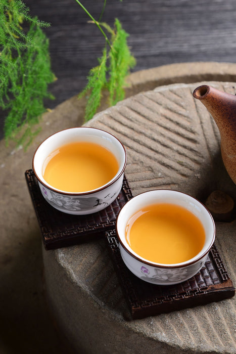 2020 Yunnan Sourcing "Da Qing Gu Shu" Raw Pu-erh Tea Cake