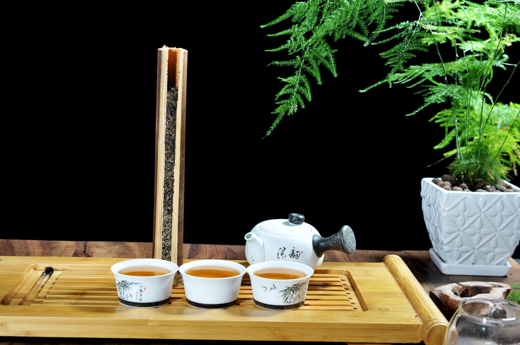 2001 Aromatic Bamboo Raw Pu-erh Tea of Menghai