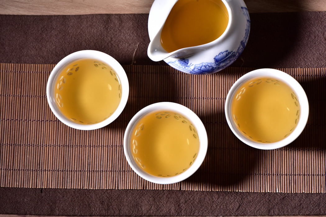 2017 Yunnan Sourcing "Da Qing Gu Shu" Raw Pu-erh Tea Cake