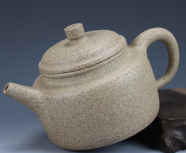 Bai Ma Zi Duan Ni "De Zhong" Yixing Clay Teapot by Wang De Ming