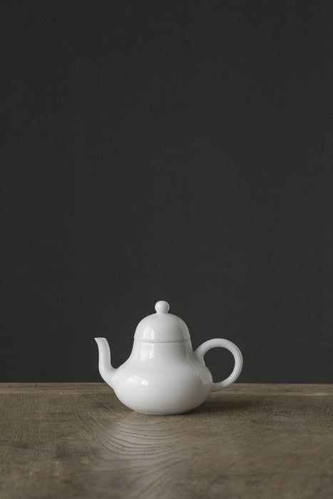 Jingdezhen White Porcelain "Si Ting" Teapot and Cups